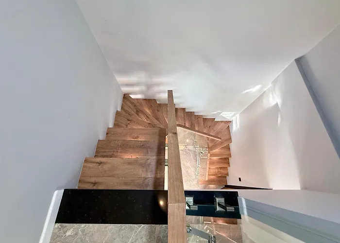 Sa Apartments! Luxury 2bd Duplex 200m To The
