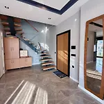 Sa Apartments! Luxury 2bd Duplex 200m To The דירה *