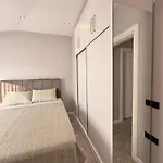 דירה Sa Apartments! Luxury 2bd Duplex 200m To The אלאניה
