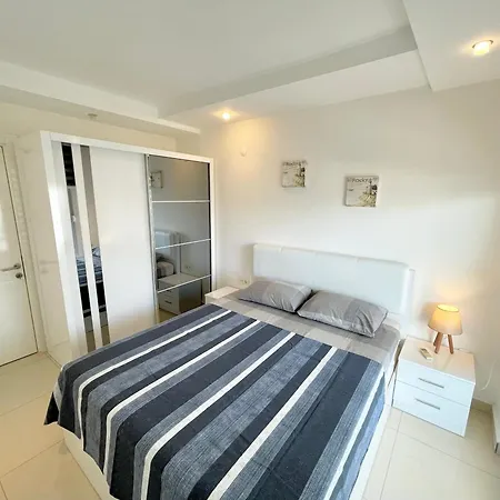 Apartment Sa Apartments! Sea View 500m To The