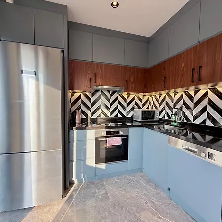 Sa Apartments! Luxury 2bd Duplex 200m To The *