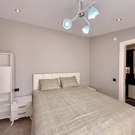 דירה Sa Apartments! Luxury 2bd Duplex 200m To The אלאניה